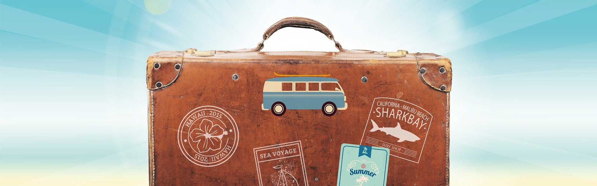 Ultimate holiday packing list - top banner