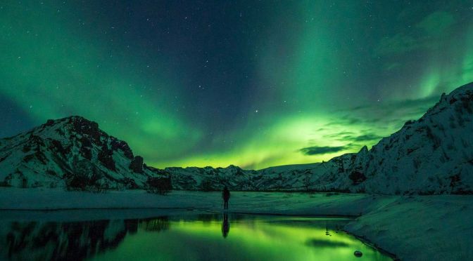 Where to see the Northern Lights in Iceland guide - Shows a spectacular aurora show