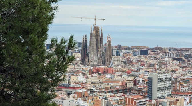 shows an image of the Sagrada Familia - Safe places to stay in Barcelona