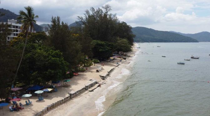 shows Batu Ferringhi beach